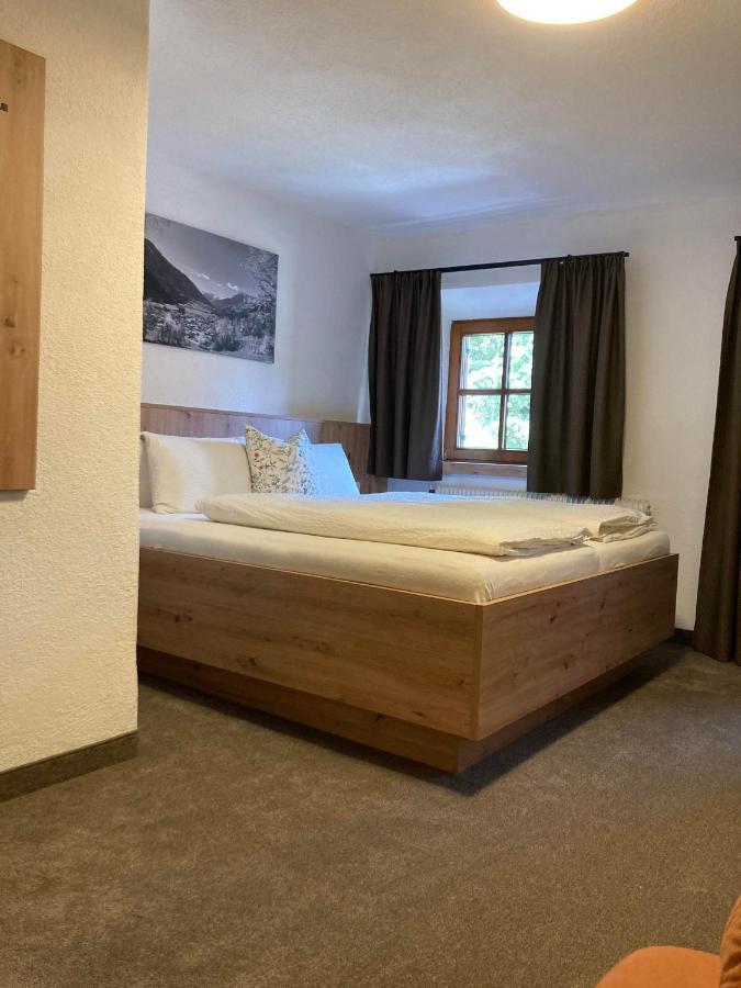 Brunnfeld Ferienwohnungen Oetz Luaran gambar